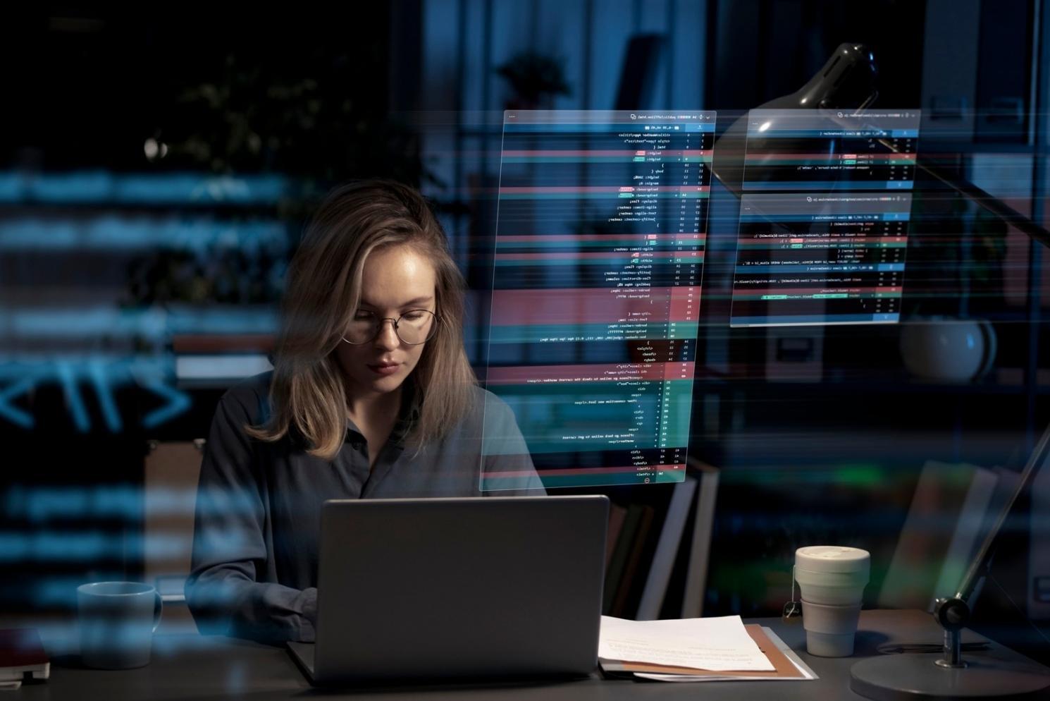 Aula di formazione con postazioni di lavoro per modellazione 3D